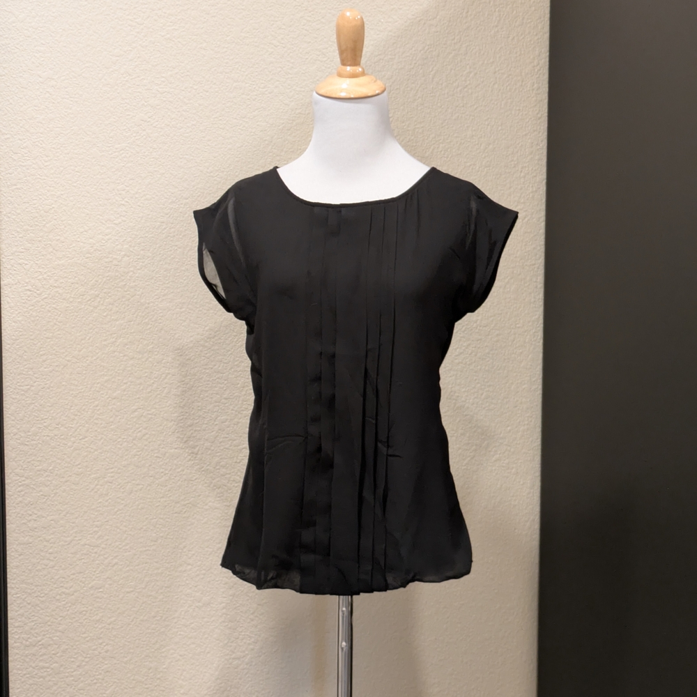 Boden US 2 / UK 6 Black Sheer Cap Sleeve Blouse Pleated Front